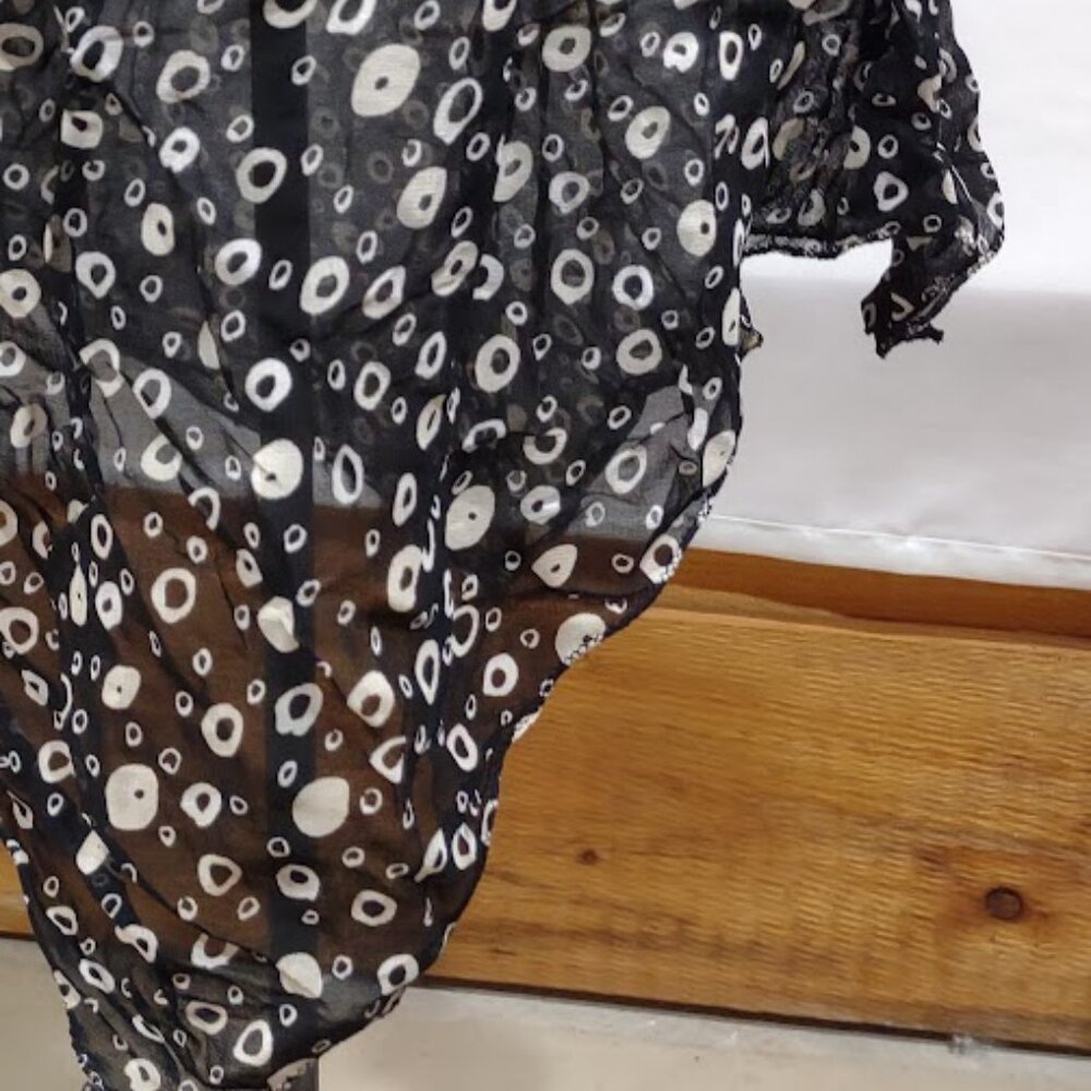 PUTUMAYO NWT BLUE AND IVORY CIRCLES SPOTS GAUZY SHEER LINED ASYMMETRIC HEM L - Picture 6 of 13